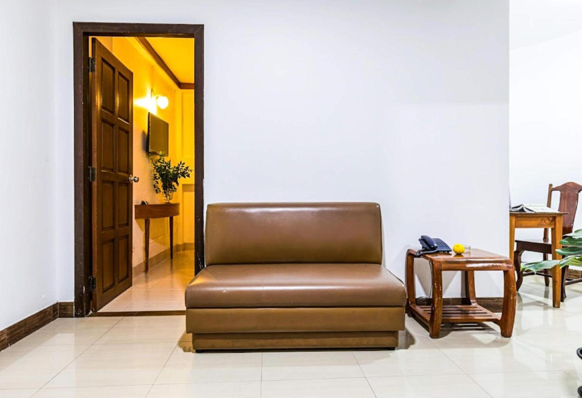 בנגקוק Collection O Howard Square Boutique Hotel מראה חיצוני תמונה
