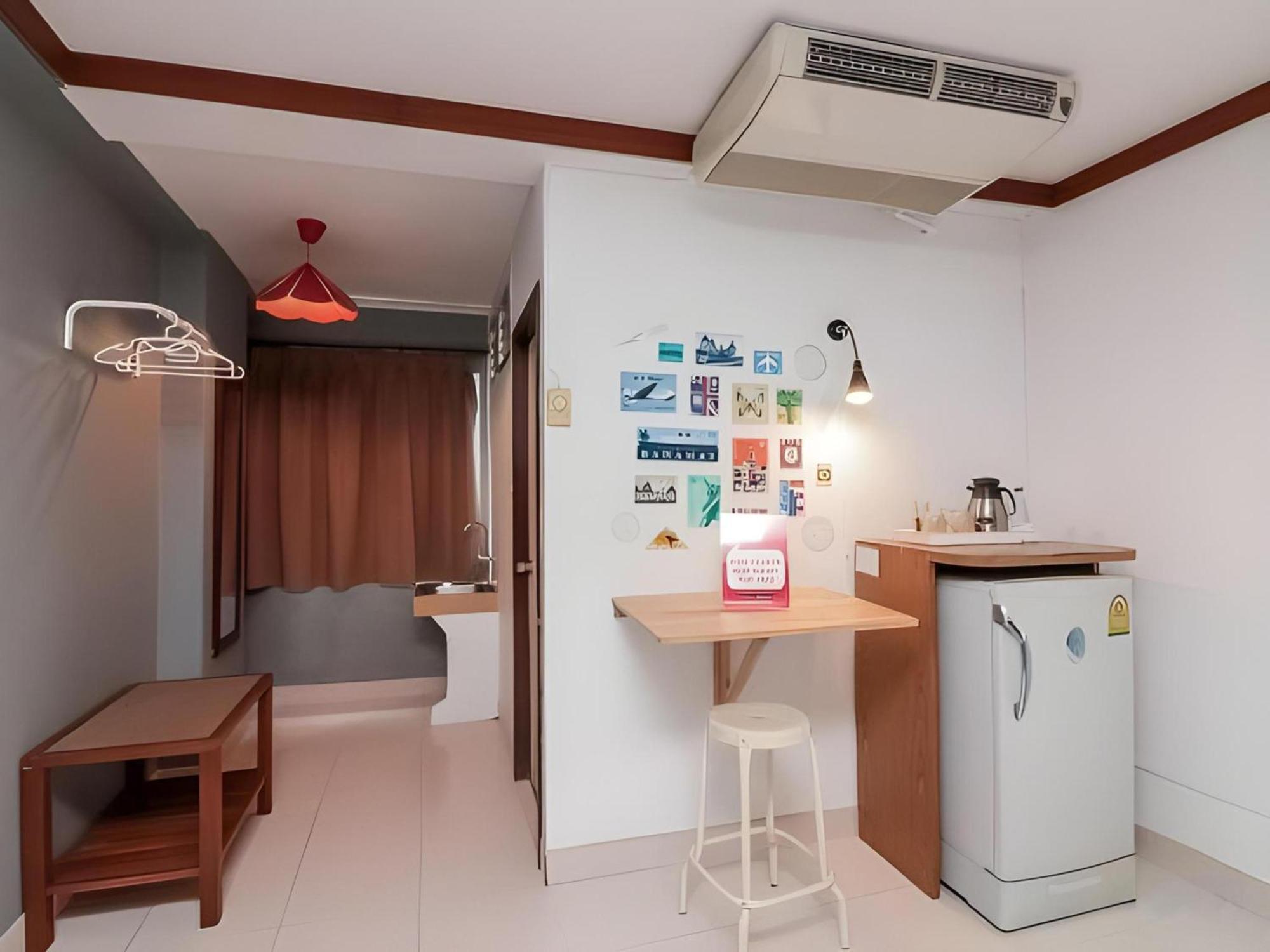 בנגקוק Collection O Howard Square Boutique Hotel מראה חיצוני תמונה