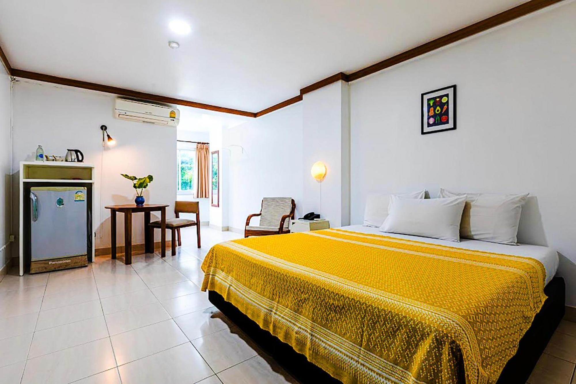 בנגקוק Collection O Howard Square Boutique Hotel מראה חיצוני תמונה