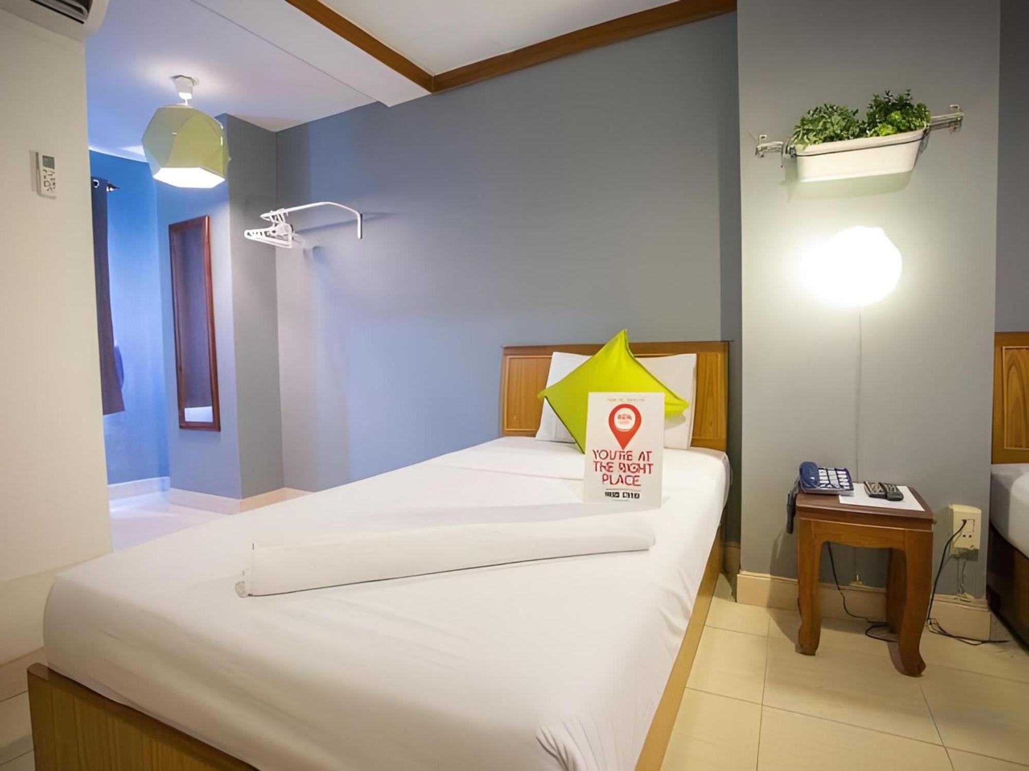 בנגקוק Collection O Howard Square Boutique Hotel מראה חיצוני תמונה