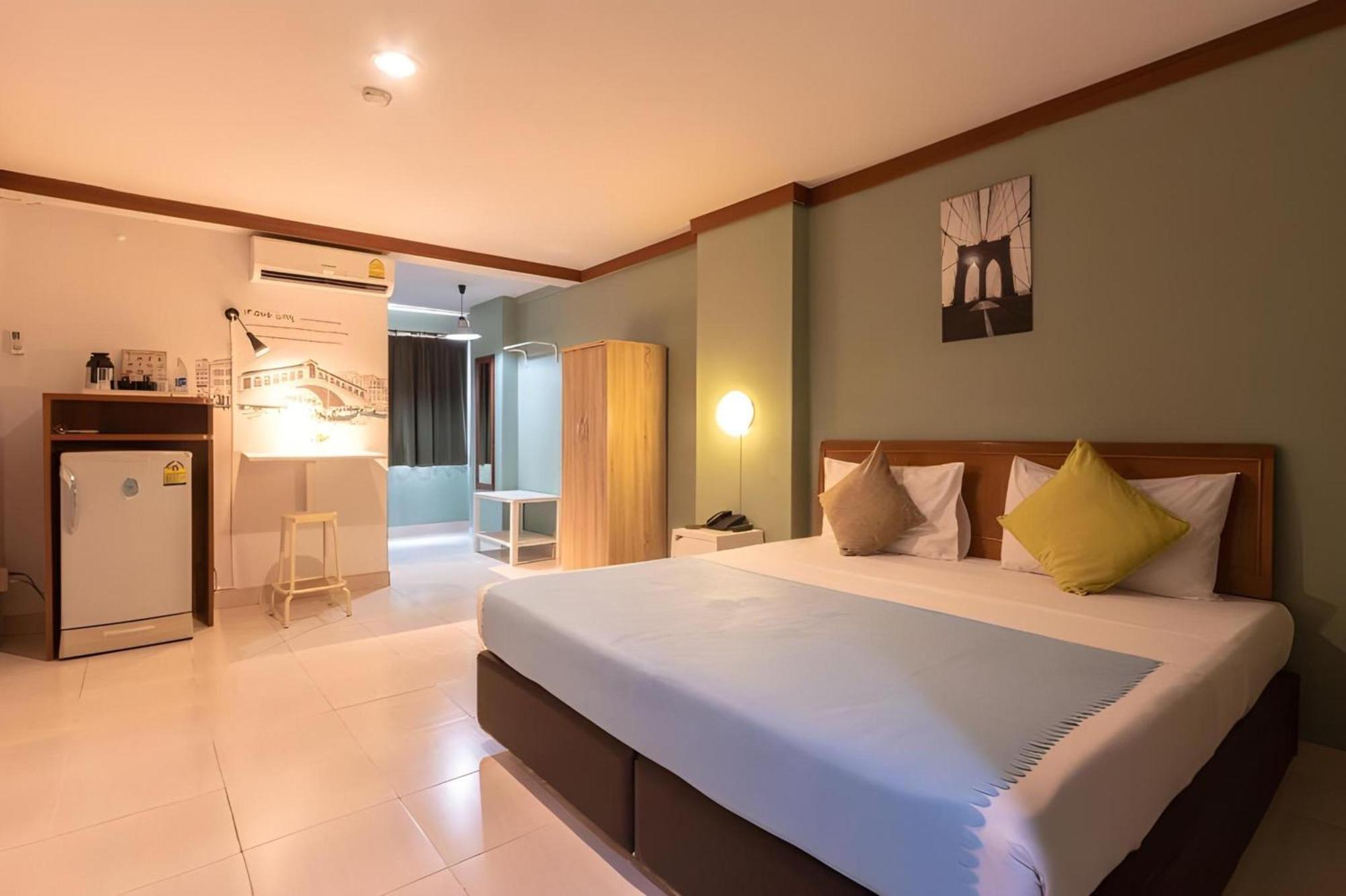 בנגקוק Collection O Howard Square Boutique Hotel מראה חיצוני תמונה