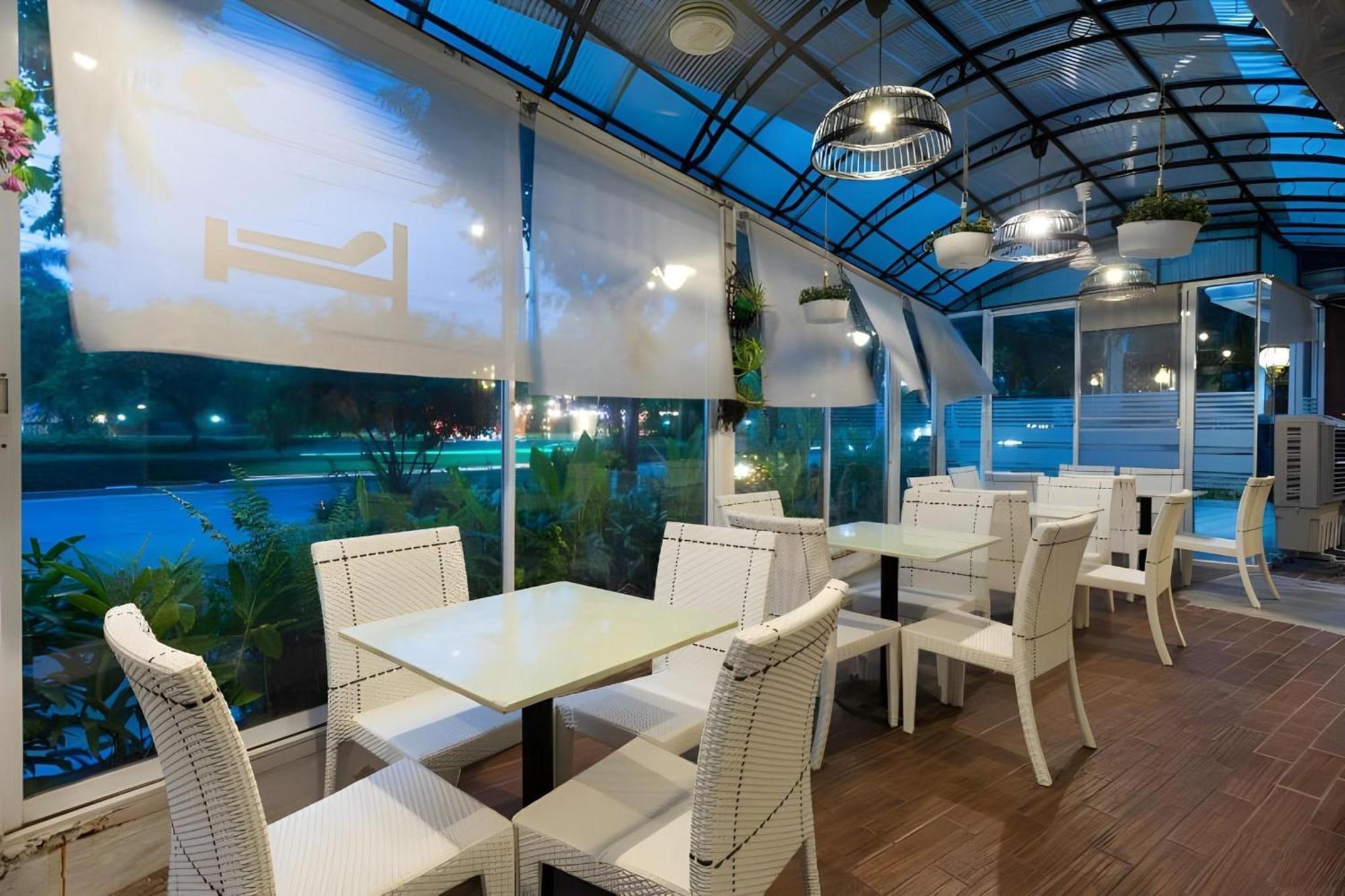 בנגקוק Collection O Howard Square Boutique Hotel מראה חיצוני תמונה