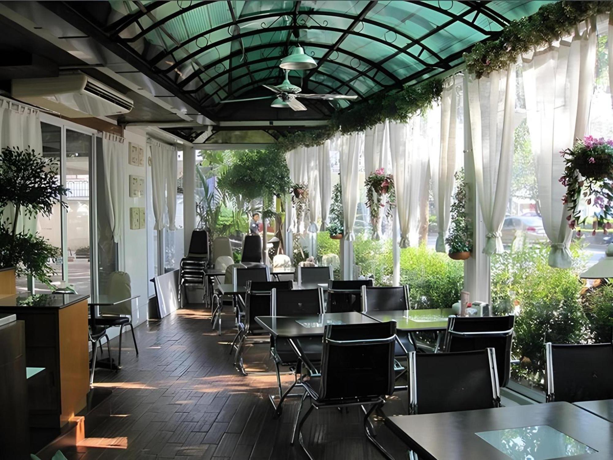 בנגקוק Collection O Howard Square Boutique Hotel מראה חיצוני תמונה