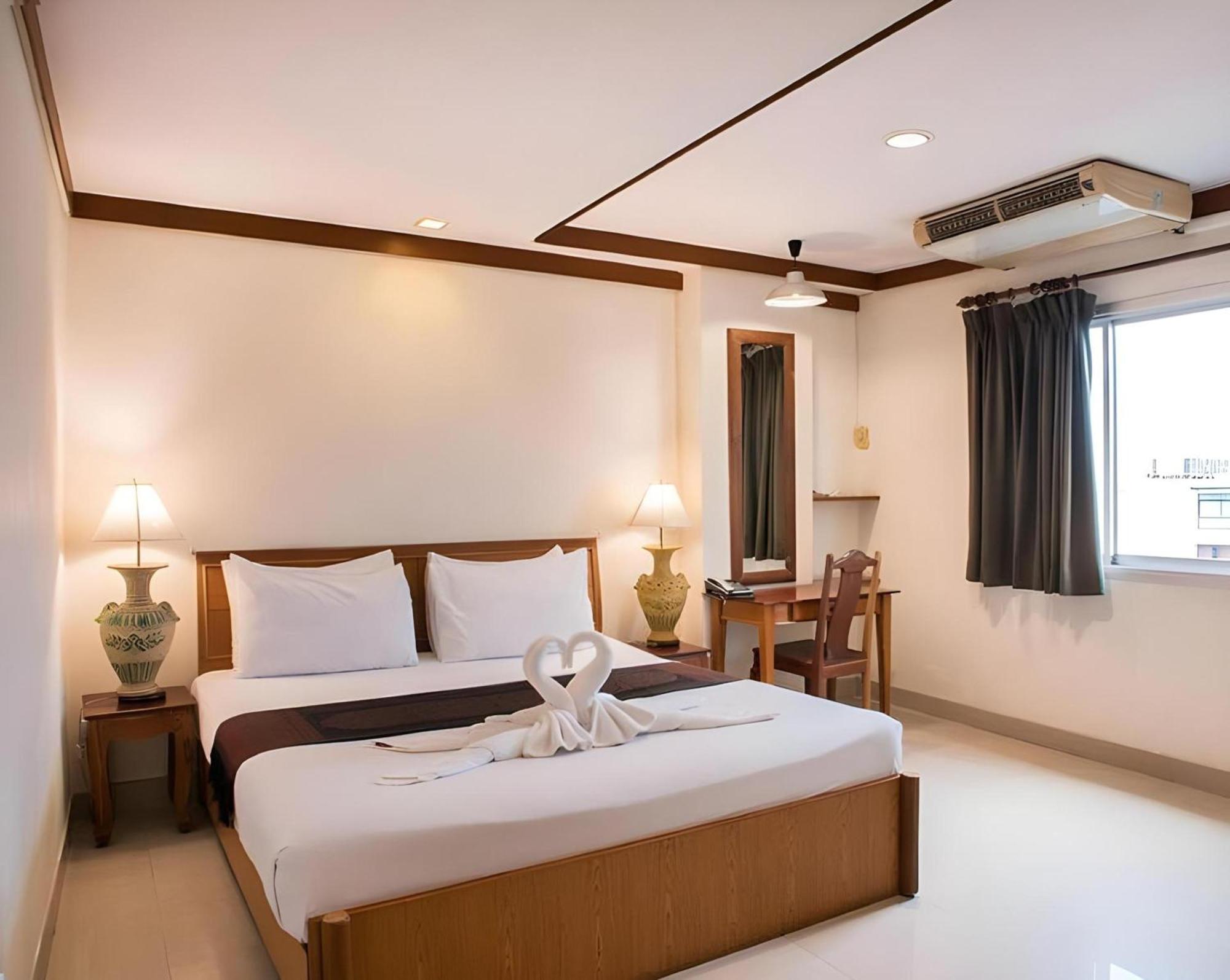 בנגקוק Collection O Howard Square Boutique Hotel מראה חיצוני תמונה