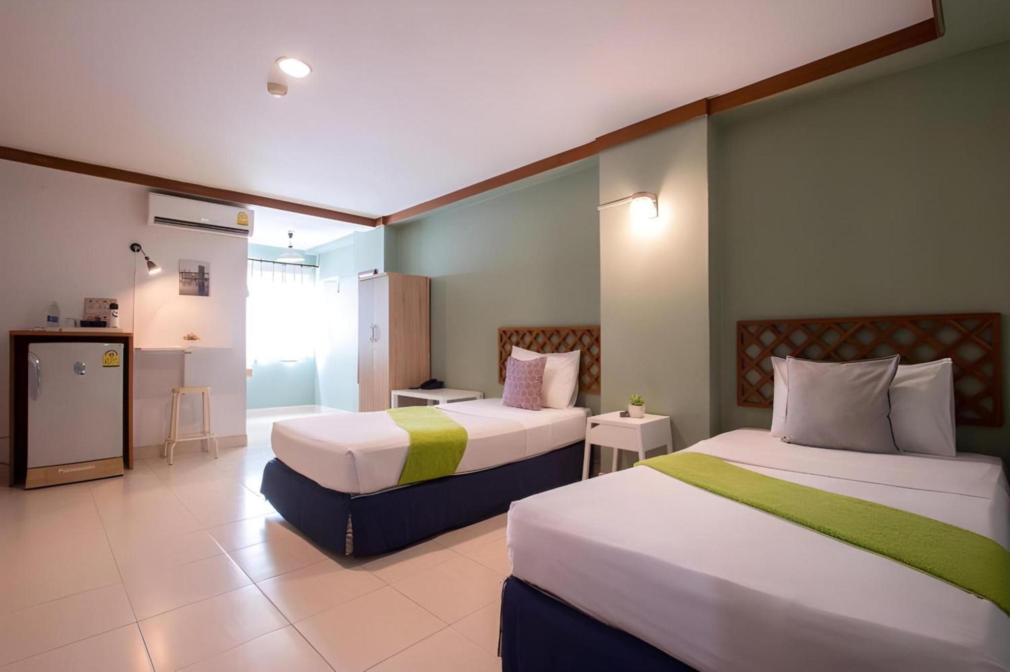 בנגקוק Collection O Howard Square Boutique Hotel מראה חיצוני תמונה