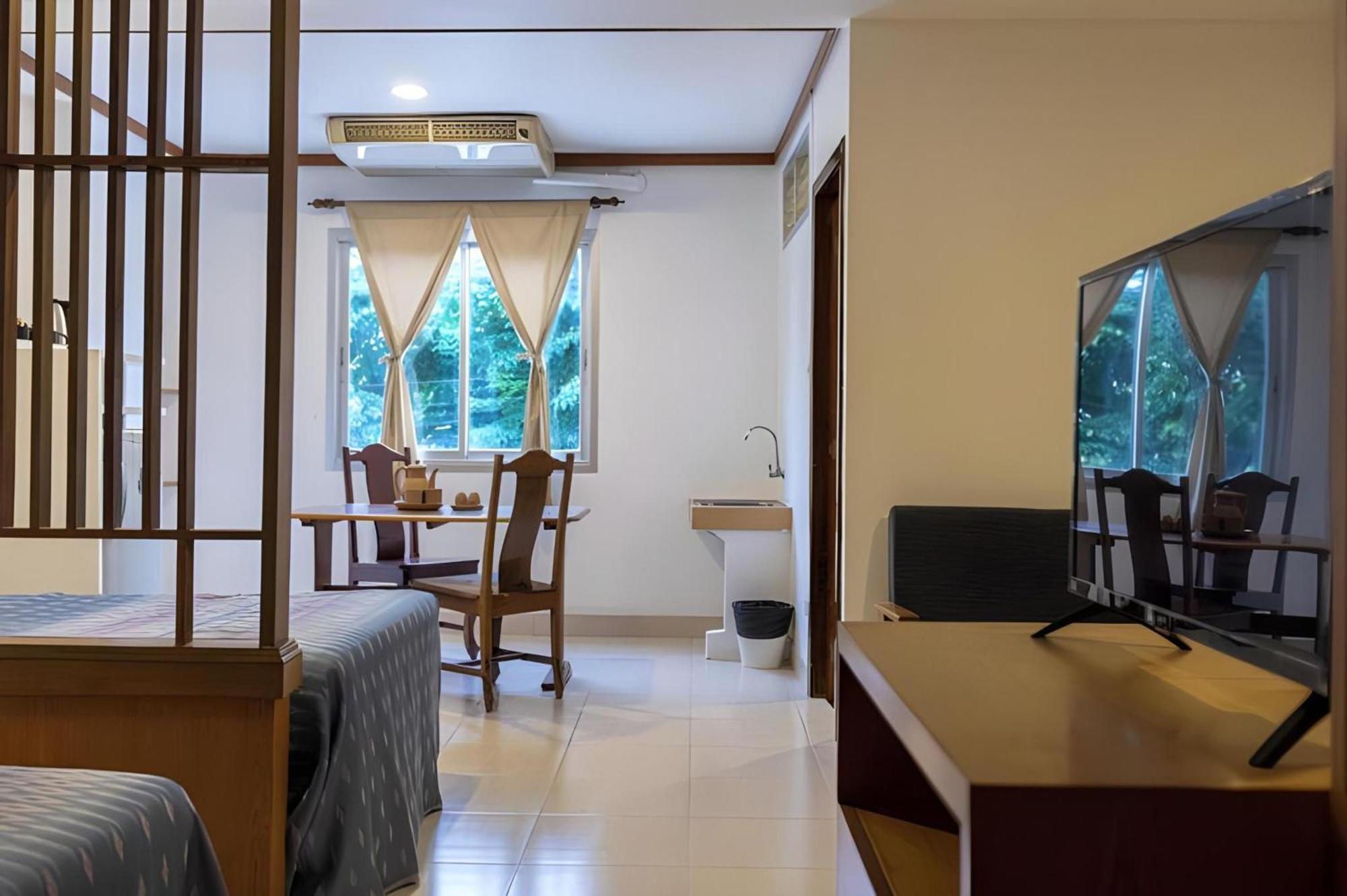בנגקוק Collection O Howard Square Boutique Hotel מראה חיצוני תמונה