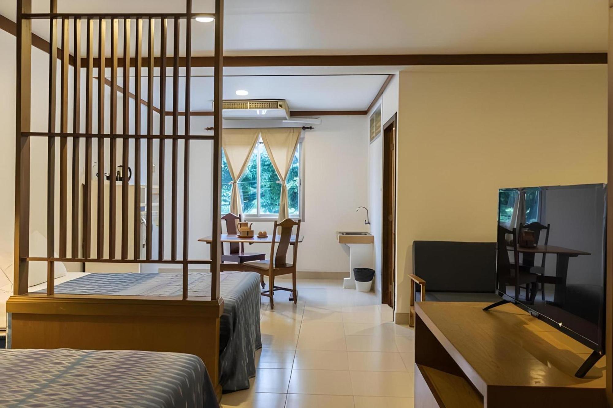 בנגקוק Collection O Howard Square Boutique Hotel מראה חיצוני תמונה