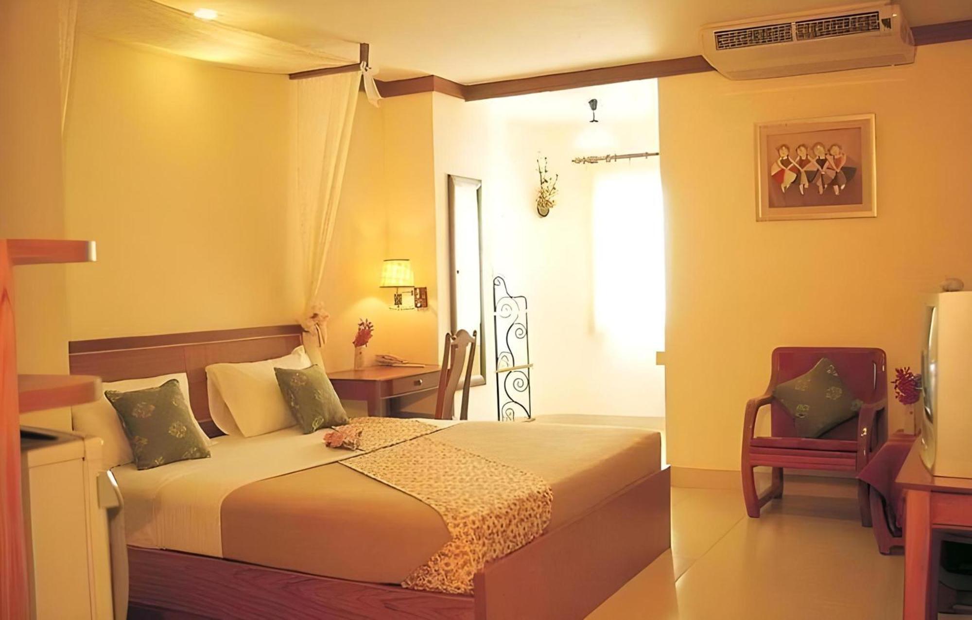 בנגקוק Collection O Howard Square Boutique Hotel מראה חיצוני תמונה